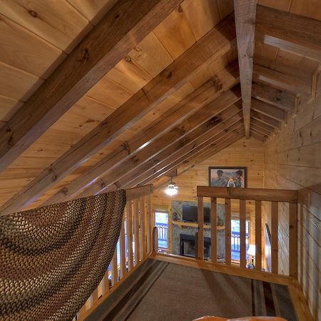 Knotty Pines Pet-Friendly Gas Fireplace Plus A Firepit Cherry Log 外观 照片