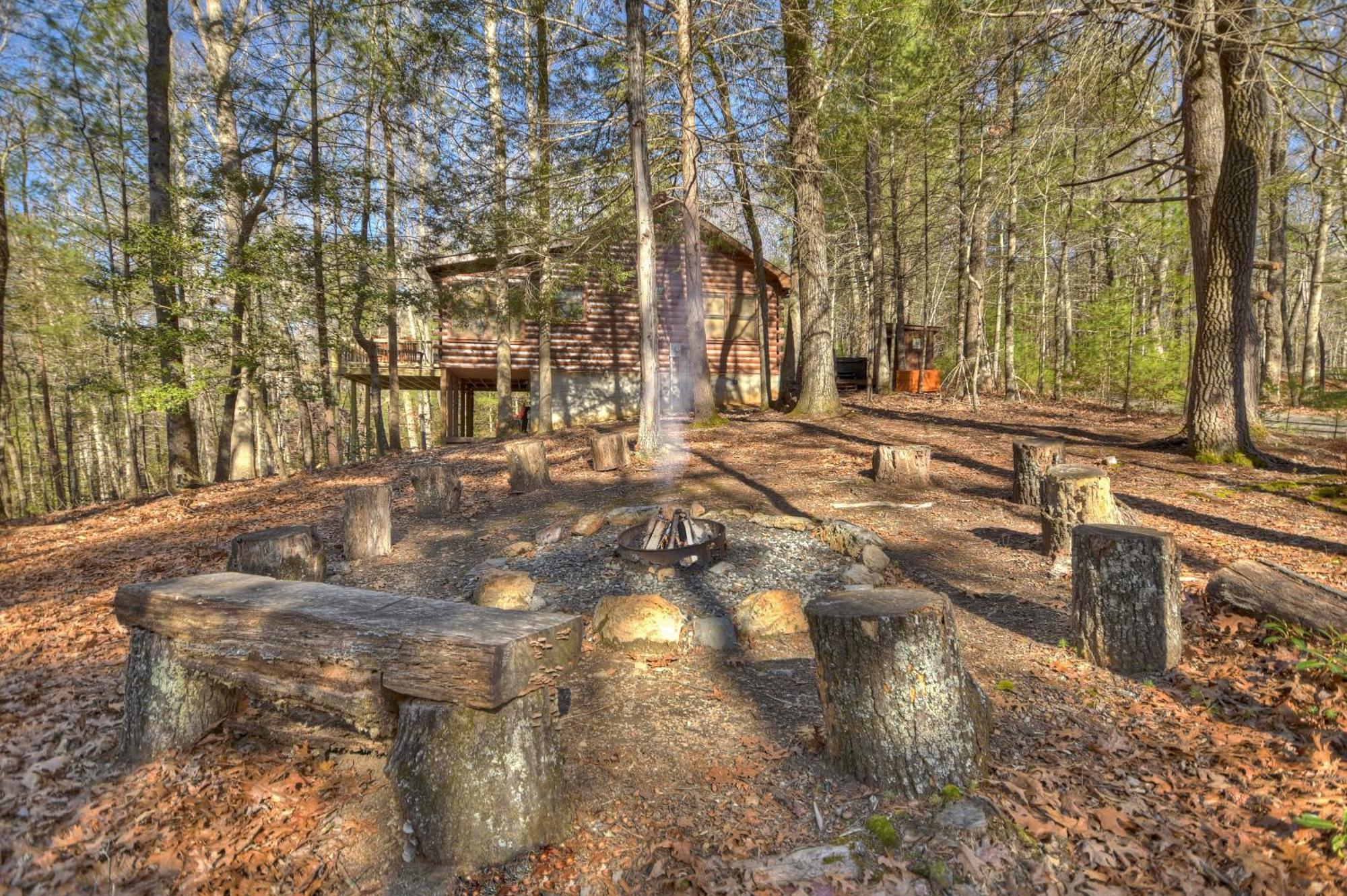 Knotty Pines Pet-Friendly Gas Fireplace Plus A Firepit Cherry Log 外观 照片